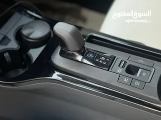  19 تويوتا يريوس هايبرد موديل 2023 الشكل الجديد كليا ومميزه