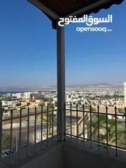  17 شقة في الخامسة للبيع