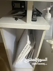  3 مكتب ، للبنات