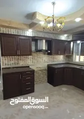  8 شقه فارغه سوبر ديلوكس مساحة 170 متر ط3 فني مصعد غرب دوار العيادات