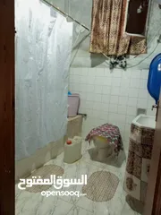  21 عمارة وسط السوق التجاري بين شارع السعادة وشارع الملك عبدالله