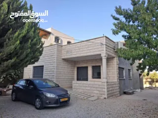  2 بيت مستقل للبيع مساحة 150 متر الارض نص دونم