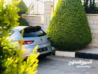  5 سيات ليون ترخيص 2016 جير عادي جديدة السيارة ما شاء الله جديدة محافظ عليها