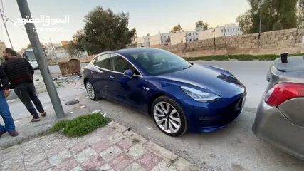  10 تيسلا 2019 model 3 ستاندرد بلس بحالة الوكالة لون مميز جنط 19 للبيع بسعر لقطة ومحروووووق