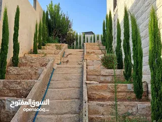  4 ارض مع عقار للبيع