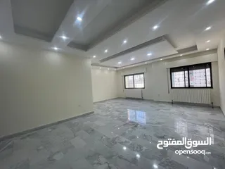  1 شقة للبيع أرضية مع حديقة وترسات واسعة مدخل مستقل وكراج خاص بسعر مغري