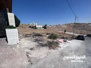  9 ارض سكنية مساحة 890 متر على 3 شوارع للبيع