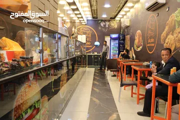  4 مطعم مجهز بالكامل مساحته 300متر مطعم فخم ومرتب والبيع بسب سفر صاحب المطعم وبسعر خاص