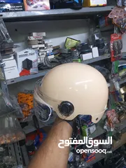  6 خوذ للبيع بسعر مغري 15 دينار و 10 دنانير
