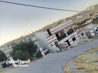  16 بيت للبيع بداعي السفر الموقع المفرق بلعما الحي الشمالي بجانب مسجد خالد بن الوليد  المالك الشيخ ماجد