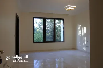  23 فيلا للإيجار