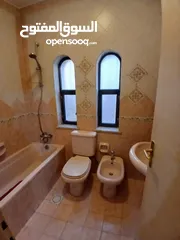  19 شقة فارغة - الشميساني - ارضي - حديقة - 300م داخلي - 100م خارجي