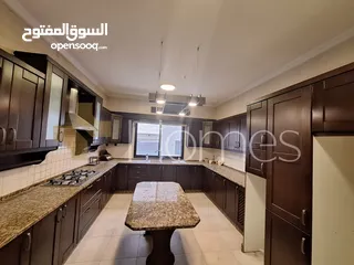  5 شقة طابق اول للبيع في دابوق بمساحة بناء 270م