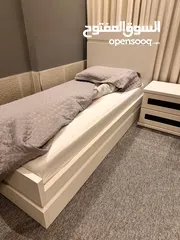 1 سرير مع كومادينه
