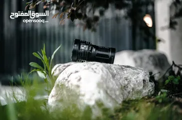  2 كشاف heavy-duty X50 مدى 1500 متر, صب المنيوم ثقيل ضد الماء والعوامل الطبيعيه.