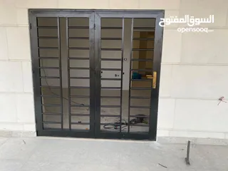  23 حداد متنقل  تفصيل جميع الأبواب والحمايات ولمعرشات ولصيانه العامه