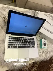  2 MAC BOOK PRO 2012  السعر 190دينارشامل شنته ماوس أرضية ماوس شاحن أصلي  كيبورد مضيء والتوصيل مجاني