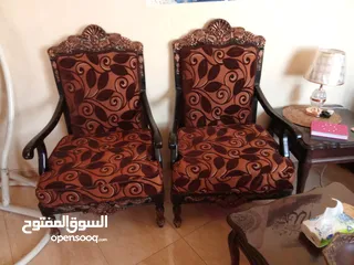  2 طقم سبع مقاعد مستعمل بس نظيف بحاجه فقط لعمل سحابات بعض المقاعد