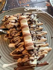  8 رشة سكر.. جاهز تعيش لحظات لذيذة؟  حضّرنا لك أحلى تشكيلة دونات طازجة وكريب طازج