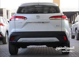  4 TOYOTA COROLLA CROSS 2024