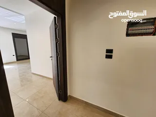  8 روف للبيع في عبدون  ref : 14328