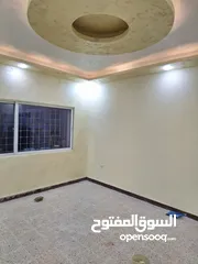  12 شقه طابق ثالث 150م  سوبر ديلوكس الزرقاء الجديدة خلف شارع 16 قرب مسجد صالح حيمر