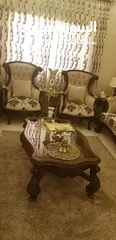  7 طقم كنب خشب زان للبيع مع البرادي بحاله الجديد