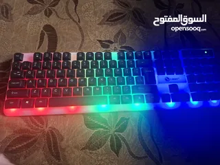  1 ماوس وكيبورد للبيع سلكيه مضيئه،،،،،،،  ،،