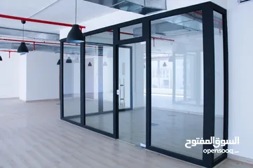 4 مكتب تجاري فاخر جدا في افضل مواقع شارع وادي صقرة يصلح لجميع الانشطة التجارية