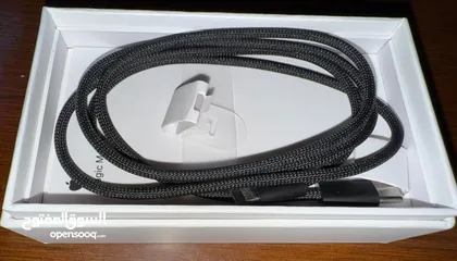  10 For Sale: Apple MacBook + Magic Mouse (Black & Silver) – Like New