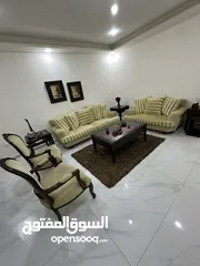  7 طقم كنب مع طاولات للبيع