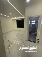  9 روف مميز جدا للبيع الراهبات مقابل جويل بلازا مساحة 245 متر وتراس 110 متر