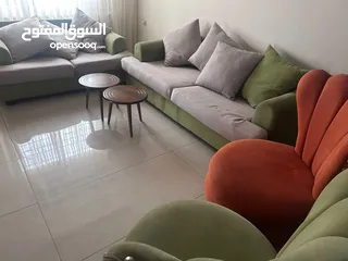  1 كنب للبيع ثلاثيه وثنائيه ومفردتين