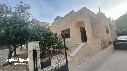  1 للبيع منزل مستقل في عمان – حي الروضة / شارع عمر حمد(ضاحية الحج حسن)  قريب من شارع الإذاعة