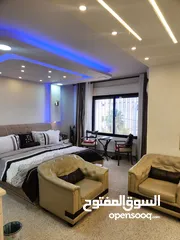  28 فيلا متلاصقة للبيع محدثة تماما بسعر مغري