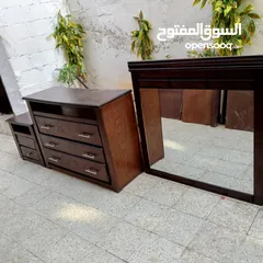  6 غرفة نوم شبابيه عباره عن تختين وتواليت ومراي وخزانه سحاب درفتين وكومودينا