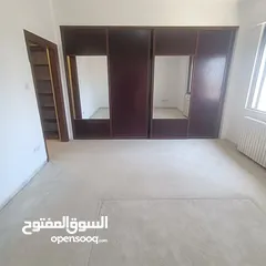  6 ضاحيه الرشيد- شقه فارغه بمساحه واسعه للايجار ـ 220 متر  ـ مكيفات ـ خزائن حائط