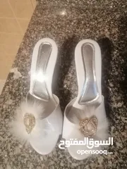  9 اي شنطه فقط 10 دنانير وعندي كمان كندره العروسه جديد بسعر مغري