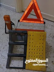  1 دعمات وعاكسه وفلاشر طورائ  اصلي الماني للآليات الثقيله شاخنات وحافلات 50دينار الكل