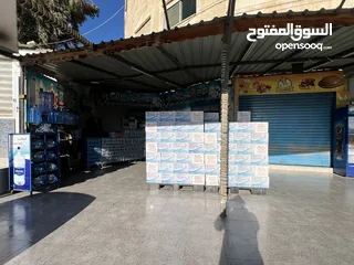  11 محطة مياه و مطعم شاورما و سناك