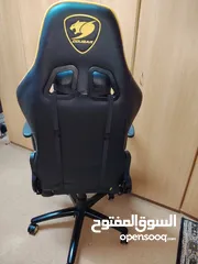  3 كرسي قيمنق فخم جدا غني عن التعريف استخدام  شهر cougar armor one