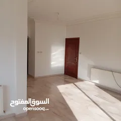  4 ام السماق / شقه فارغه للايجار/ باجره 400 دينار امكانيه الدفع شهري
