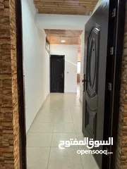  18 شقة طابق ثالث + روف في منطقة ربوة عبدون بمساحة اجمالية 325 متر
