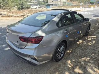 4 كيا سيراتو 2021 لون مميز بوضع الشركة