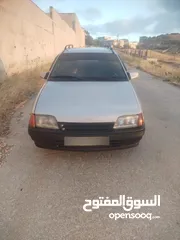  2 اوبل كدت ستيشن موديل 88 محرك 1600 انجكشن فحص قير عادي مرخصه ترخيص طويل