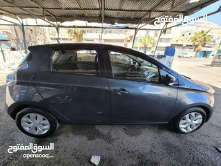  4 رنو زوي 2018 بيع كاش او بالتقسيط بدون بنوك  أو شركات التسهيل جميع الاضافات السياره اربعه جيد