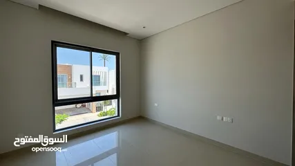  11 Villa for Sale in Al Mouj