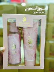  1 جورجينا Miss Lavern بكج ثنائي فخم للعناية بالجسم والعطر Splash معطر 250 مل + Body Lotion مرطب لمسة أ