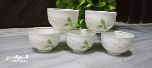  10 طقم زجاج ياباني اصلي فاخر  يتكون 5 زبادي  مصنوع من زجاج اسمه الودع  كل طقم