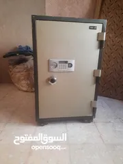  4 قاصه شوووب انجليزي بحاله جيده جدا